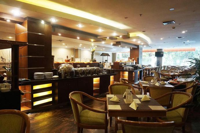 Imagen del bar/restaurante del Hotel Pangrango II. Foto 7