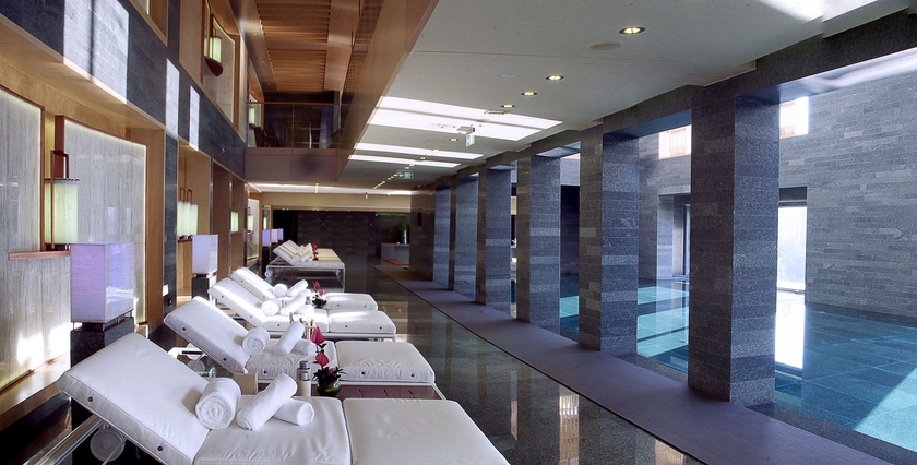 Imagen de la piscina del Hotel Pangu 7 Star. Foto 15