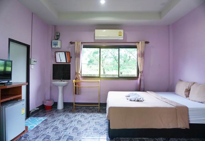 Imagen de la habitación del Hotel Panichat Resort. Foto 9