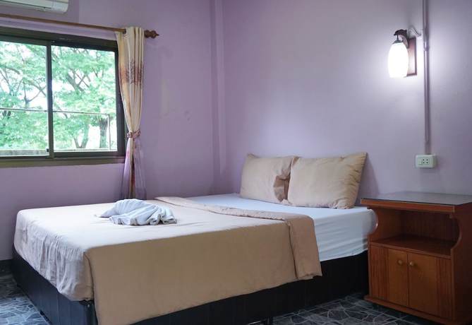 Imagen de la habitación del Hotel Panichat Resort. Foto 11