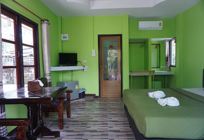 Imagen de la habitación del Hotel Panichat Resort. Foto 13