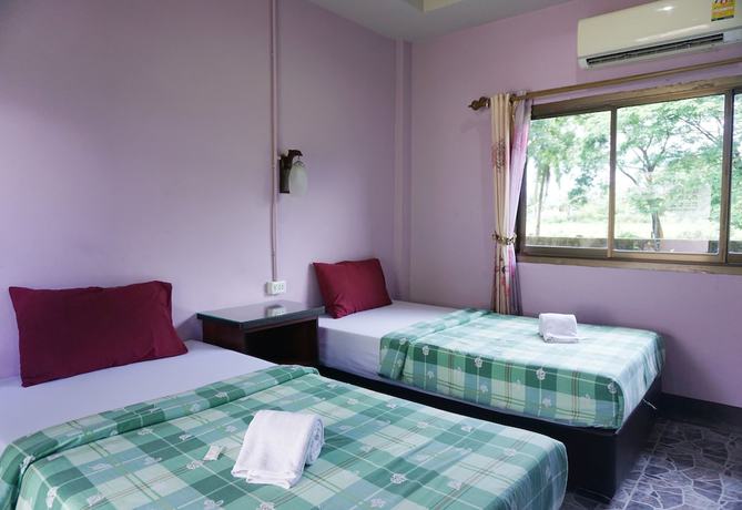 Imagen de la habitación del Hotel Panichat Resort. Foto 14