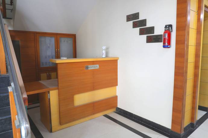 Imagen de los interiores del Hotel Panigrahan. Foto 20