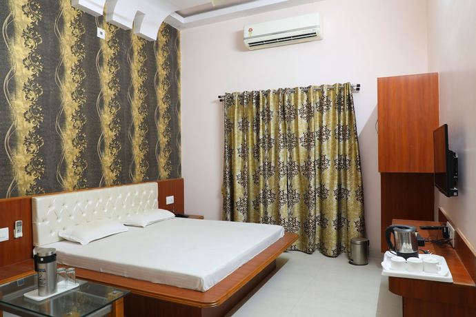 Imagen de la habitación del Hotel Panigrahan. Foto 10