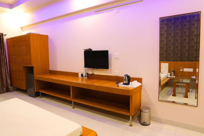 Imagen de la habitación del Hotel Panigrahan. Foto 11