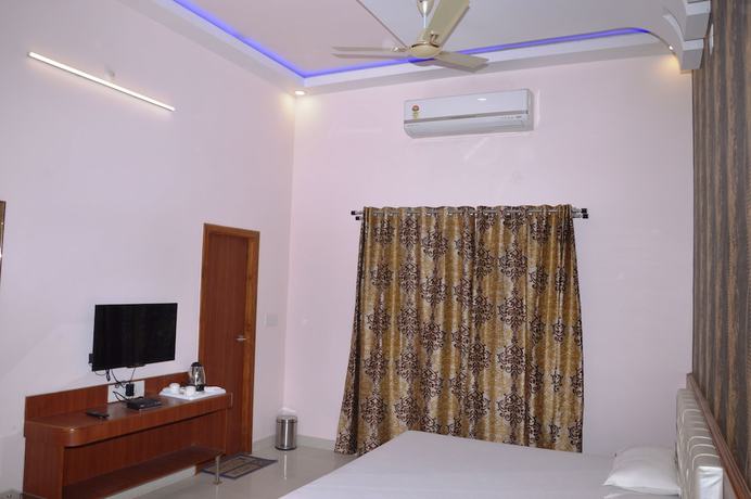 Imagen de la habitación del Hotel Panigrahan. Foto 13