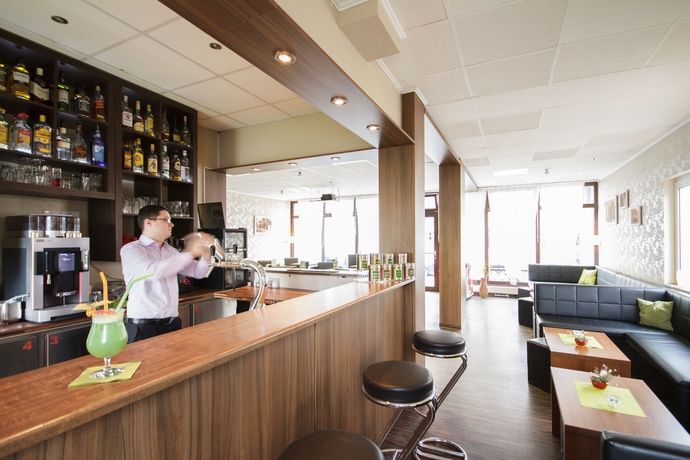 Imagen del bar/restaurante del Hotel Pankow. Foto 8