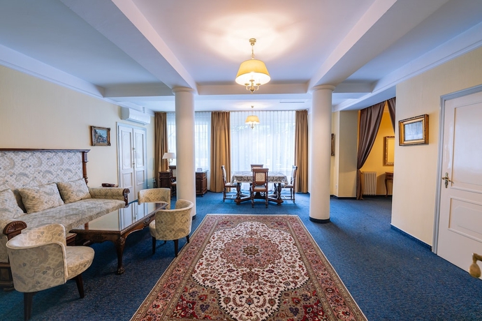 Imagen de la habitación del Hotel Pannonia. Foto 10