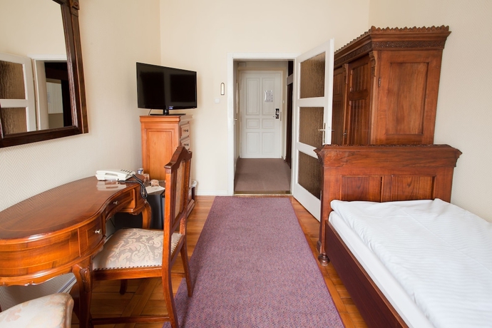 Imagen de la habitación del Hotel Pannonia. Foto 13