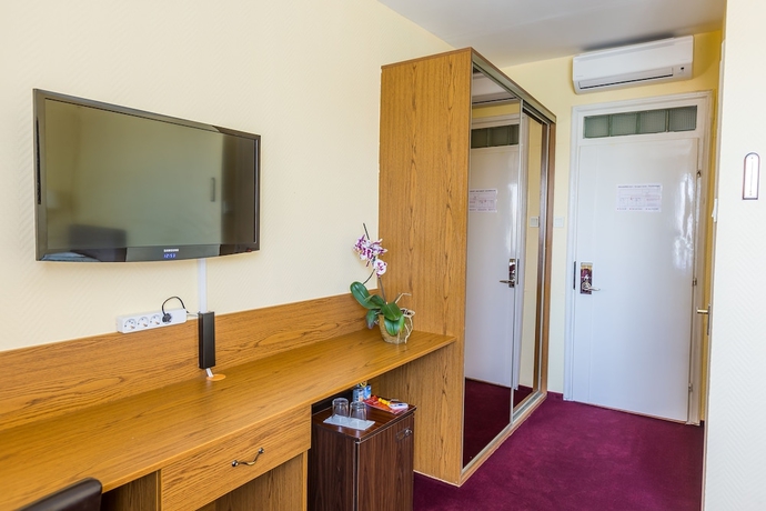 Imagen de la habitación del Hotel Pannonia. Foto 17