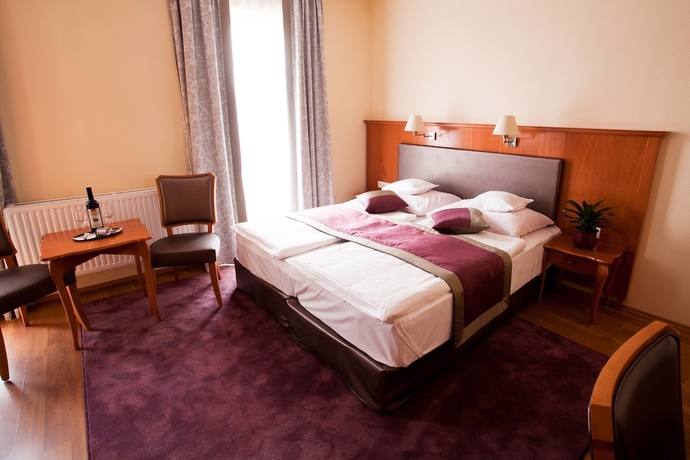 Imagen de la habitación del Hotel Pannonia, SOPRON. Foto 4