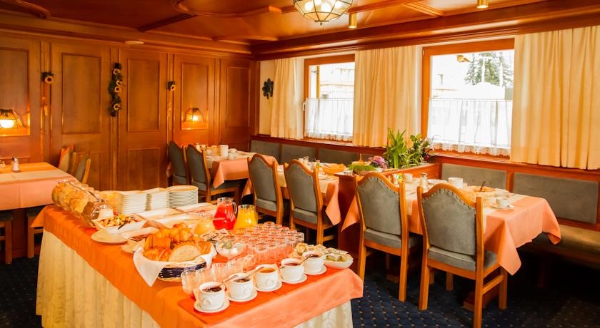 Imagen del bar/restaurante del Hotel Panorama, Alpes Suizos. Foto 2