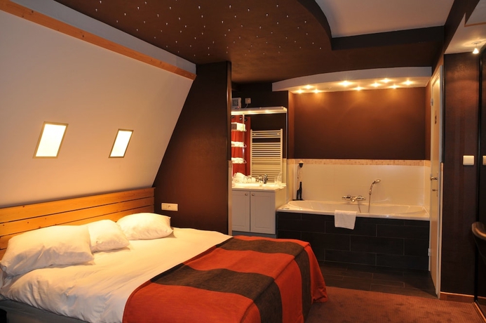 Imagen de la habitación del Hotel Panorama, Bouillon. Foto 8