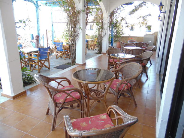 Imagen de los exteriores del Hotel Panorama Genadi. Foto 16