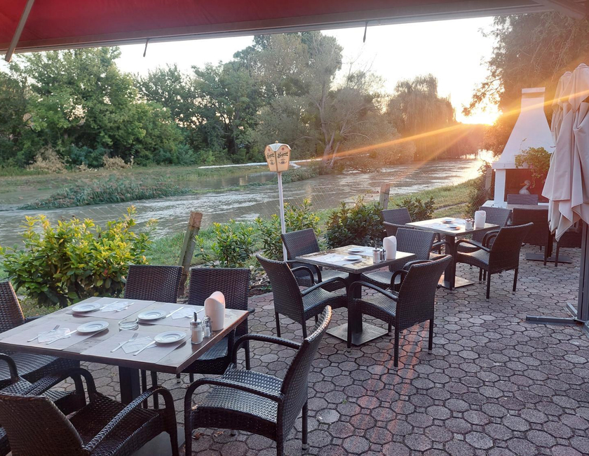 Imagen del bar/restaurante del Hotel Panorama, MOSONMAGYAROVAR. Foto 19