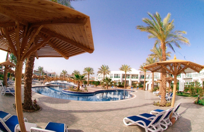 Imagen de la piscina del Hotel Panorama Naama Heights. Foto 8
