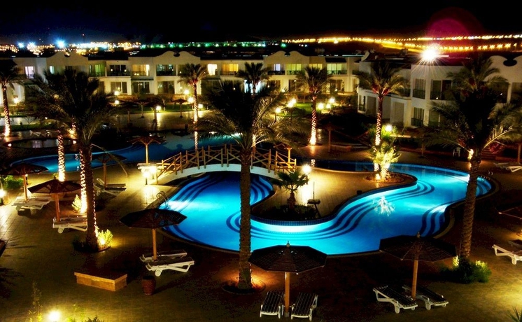 Imagen de la piscina del Hotel Panorama Naama Heights. Foto 11