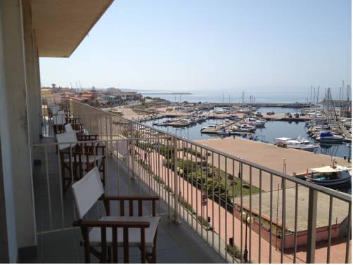 Imagen de la habitación del Hotel Panorama, PORTOSCUSO. Foto 12