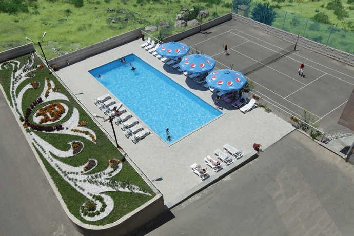 Imagen de la piscina del Hotel Panorama Resort, Erev&aacute;n. Foto 12