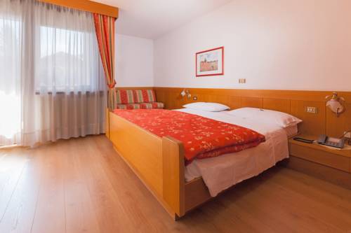 Imagen de la habitación del Hotel Panorama, San Martino di Castrozza. Foto 2