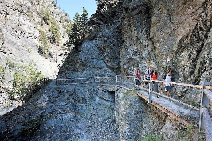 Imagen general del Hotel Panorama, Scuol. Foto 2