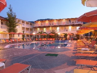 Imagen de la piscina del Hotel Panorama Studios and Apartments. Foto 8