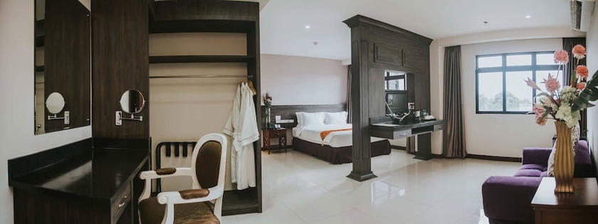 Imagen de la habitación del Hotel Panorama Summit. Foto 4