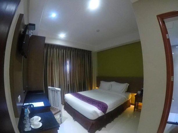 Imagen de la habitación del Hotel Panorama Summit. Foto 9