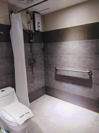 Imagen de la habitación del Hotel Panorama Summit. Foto 15