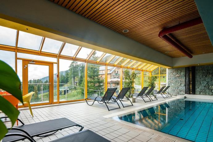 Imagen de la piscina del Hotel Panorama Turracher H&ouml;he. Foto 15