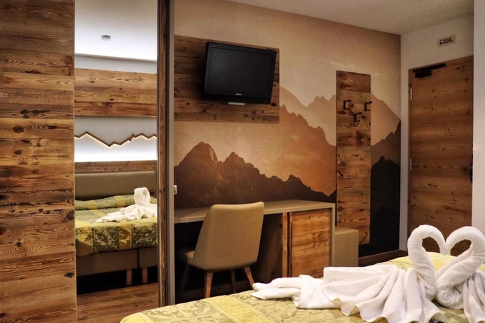 Imagen de la habitación del Hotel Panorama Wellness and Resort. Foto 13