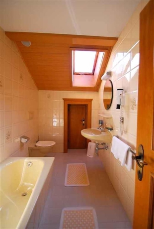 Imagen de la habitación del Hotel Panoramahotel Post. Foto 11