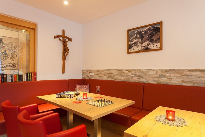 Imagen de los interiores del Hotel Panoramahotel Talhof. Foto 19