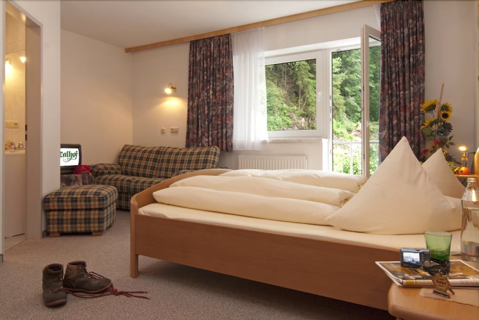 Imagen de la habitación del Hotel Panoramahotel Talhof. Foto 7