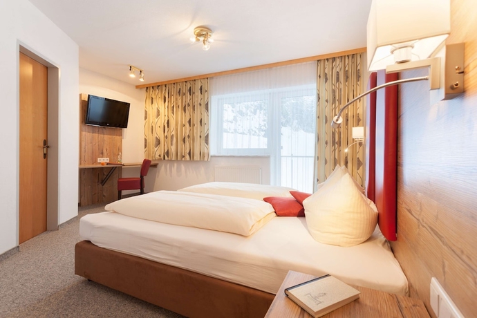 Imagen de la habitación del Hotel Panoramahotel Talhof. Foto 16