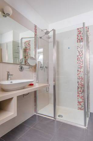 Imagen de la habitación del Hotel Panoramic Benacus. Foto 4