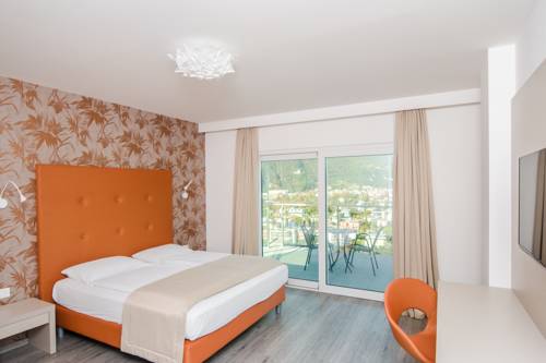 Imagen de la habitación del Hotel Panoramic Benacus. Foto 5
