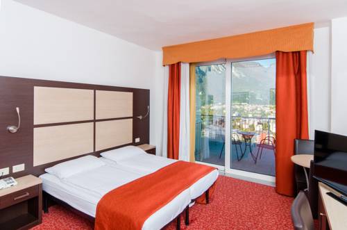 Imagen de la habitación del Hotel Panoramic Benacus. Foto 13