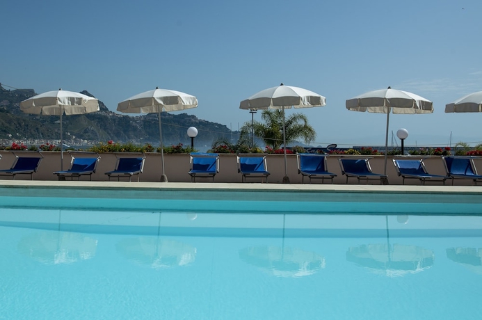 Imagen de la piscina del Hotel Panoramic, GIARDINI NAXOS. Foto 19