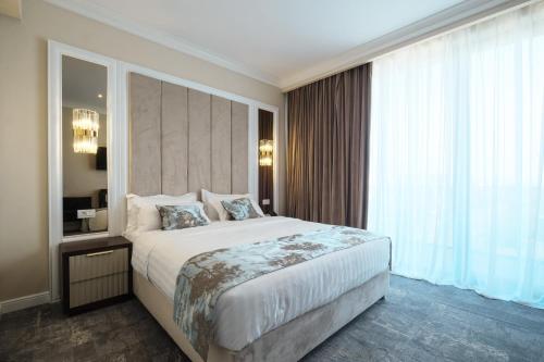 Imagen de la habitación del Hotel Panoramic Mamaia. Foto 16