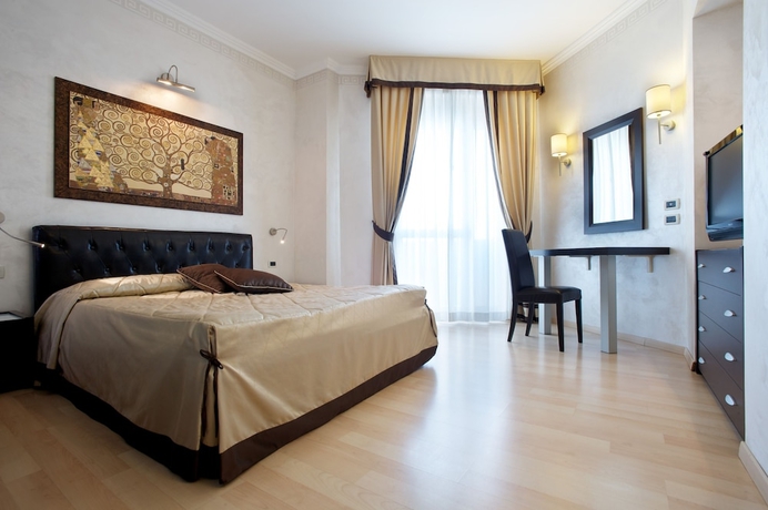 Imagen de la habitación del Hotel Panoramic Plaza. Foto 5