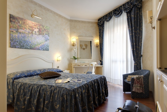 Imagen de la habitación del Hotel Panoramic Plaza. Foto 9