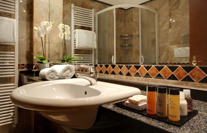 Imagen de la habitación del Hotel Panoramic Plaza. Foto 14