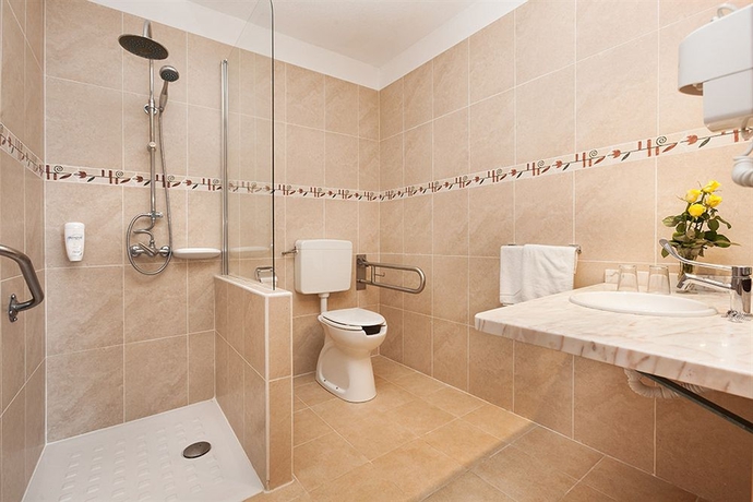 Imagen de la habitación del Hotel Panoramica Garden. Foto 8