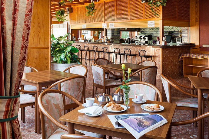 Imagen del bar/restaurante del Hotel Panoramica Garden. Foto 3