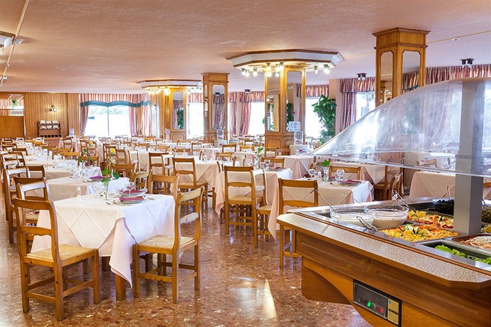 Imagen del bar/restaurante del Hotel Panoramica Garden. Foto 4