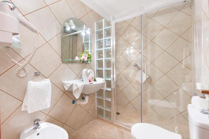 Imagen de la habitación del Hotel Panoramica Garden. Foto 10