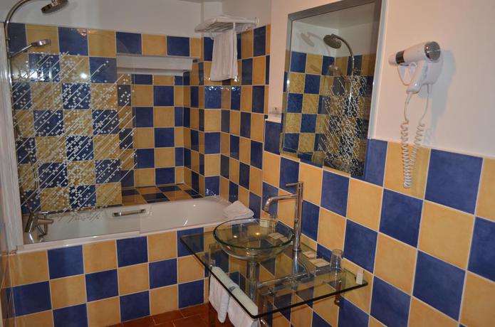 Imagen de la habitación del Hotel Panoramique César. Foto 3