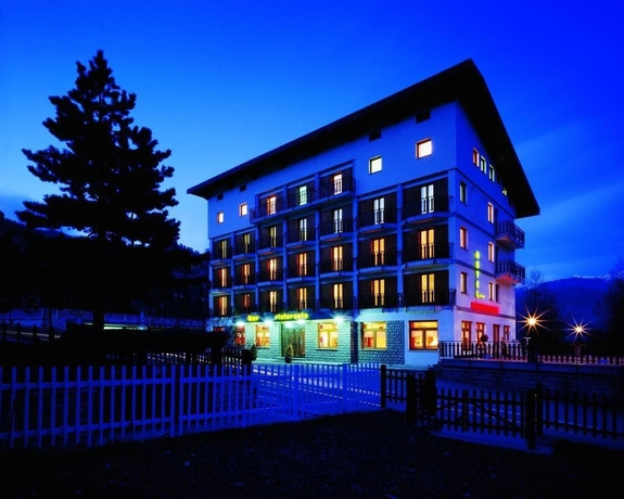 Imagen general del Hotel Panoramique, Mongnod. Foto 3