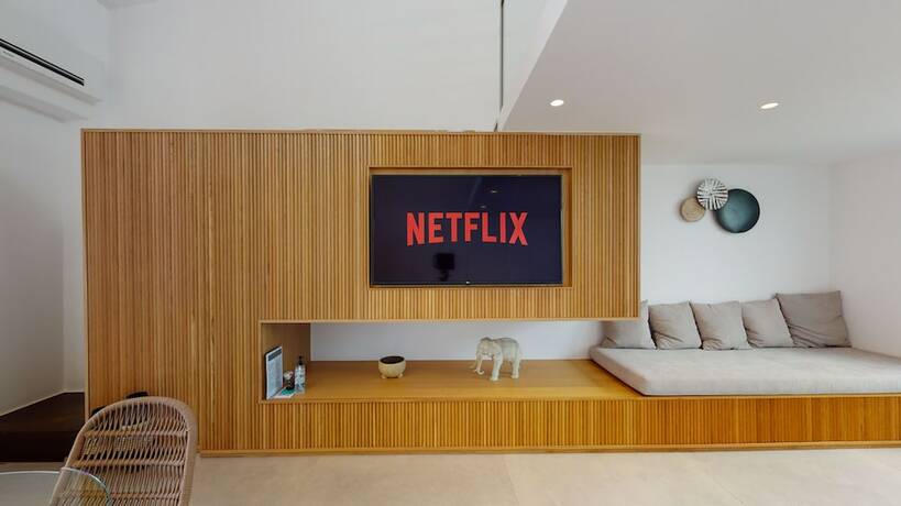 Imagen de la habitación del Hotel Panormos Bay Suites. Foto 18